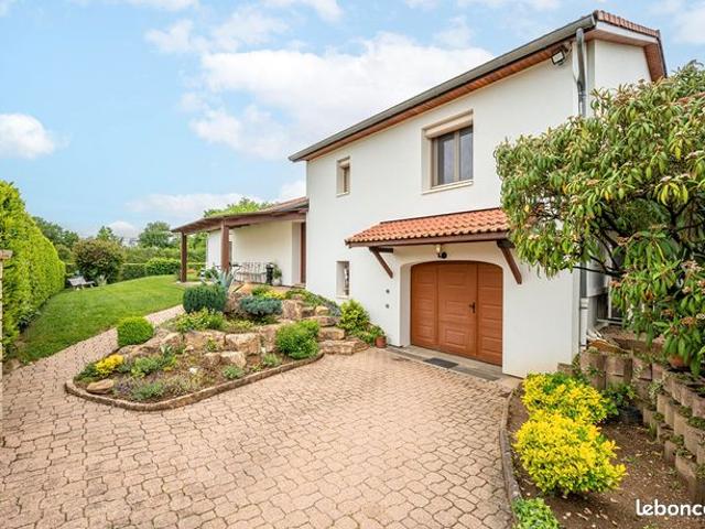 Propriété 6 pièces 158 m²
