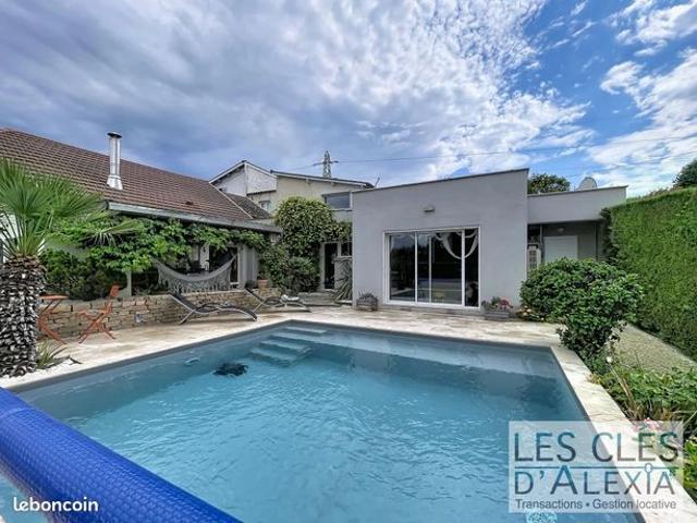 Propriété 6 pièces 159 m²