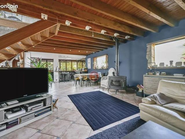 Propriété 6 pièces 150 m²