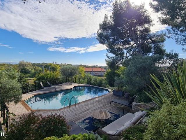 Propriété 6 pièces 150 m²