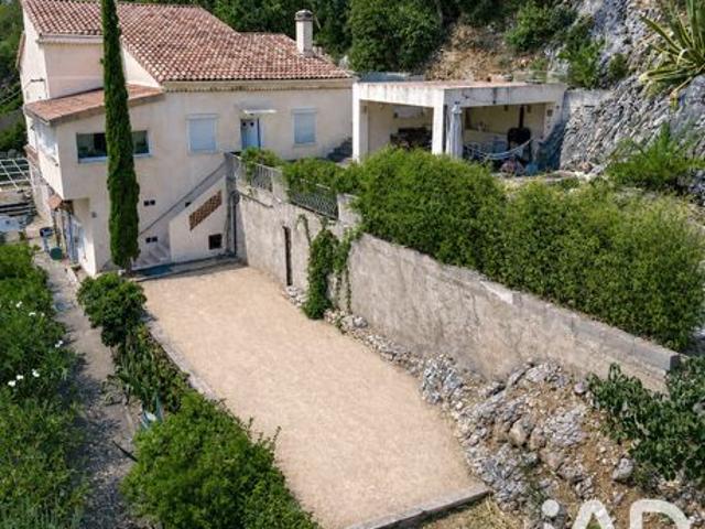 Propriété 6 pièces 150 m²