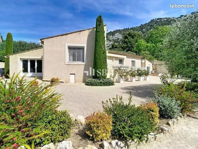Propriété 6 pièces 150 m²