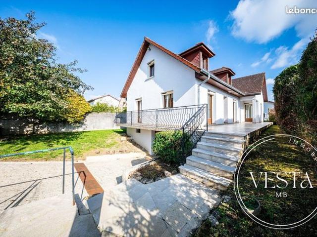 Propriété 6 pièces 150 m²