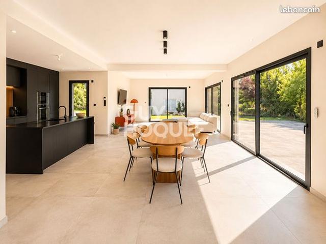 Propriété 6 pièces 150 m²