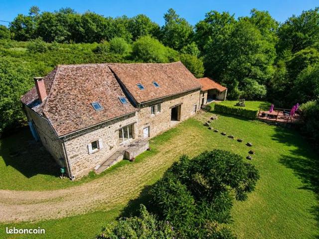 Propriété 6 pièces 150 m²