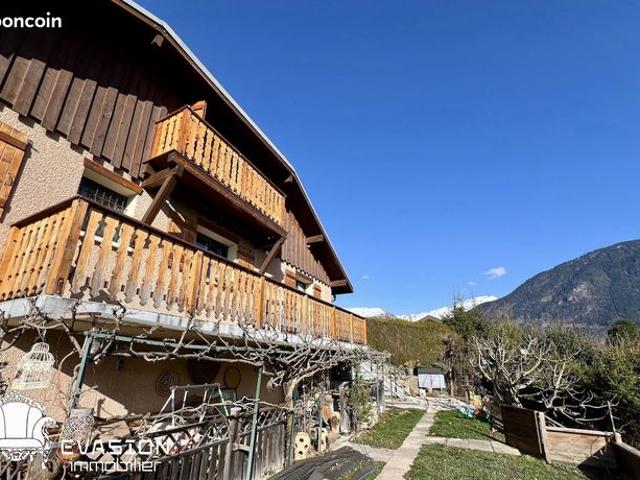 Propriété 6 pièces 150 m²