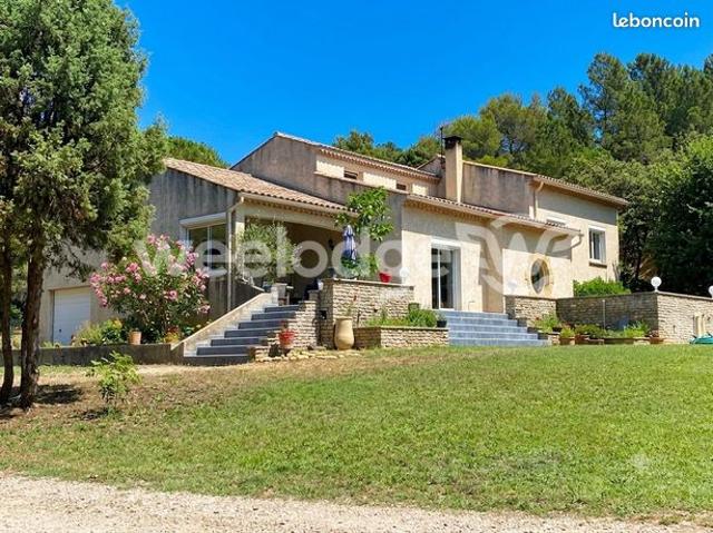 Propriété 6 pièces 150 m²