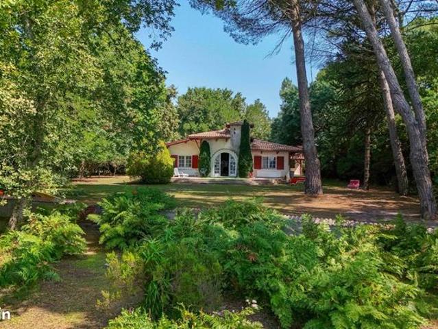 Propriété 6 pièces 150 m²