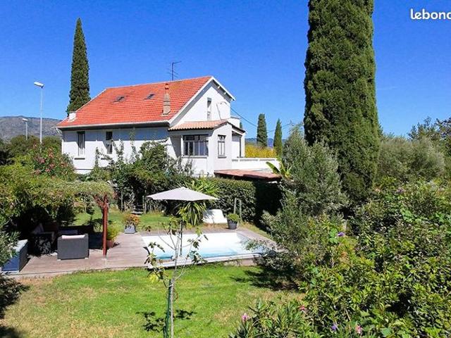 Propriété 6 pièces 150 m²