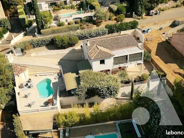 Propriété 6 pièces 151 m²