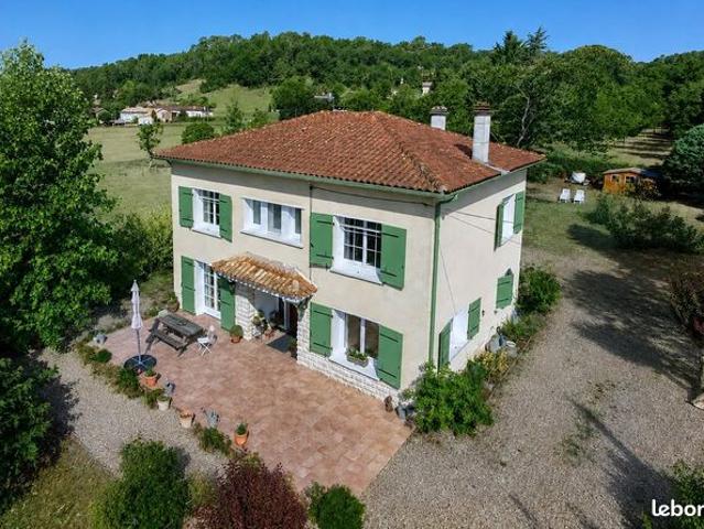 Propriété 6 pièces 151 m²