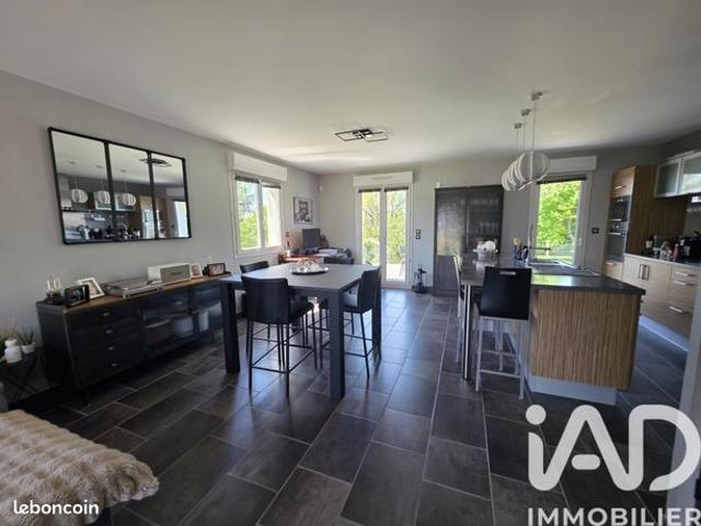 Propriété 6 pièces 151 m²