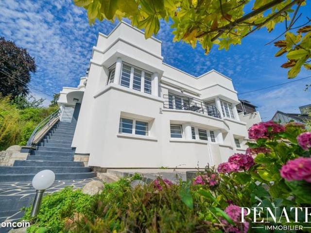 Propriété 6 pièces 153 m²
