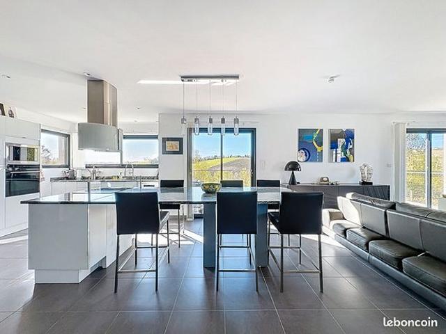 Propriété 6 pièces 153 m²