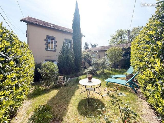 Propriété 6 pièces 153 m²