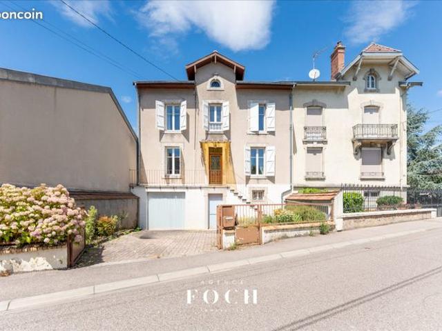 Propriété 6 pièces 153 m²