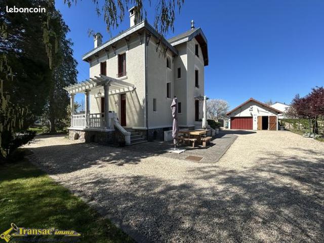 Propriété 6 pièces 153 m²