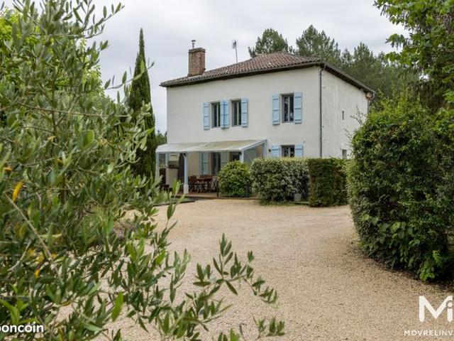 Propriété 6 pièces 153 m²