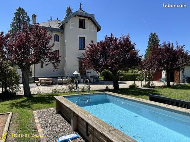 Propriété 6 pièces 153 m²