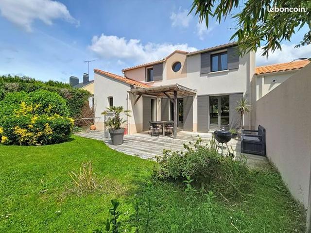 Propriété 6 pièces 153 m²