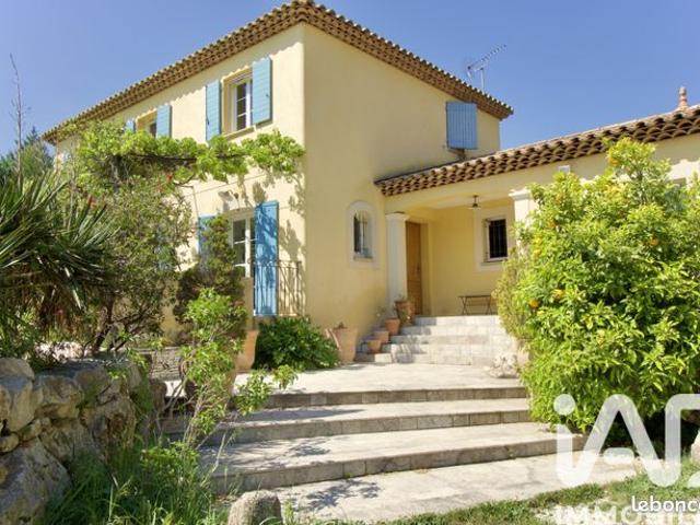 Propriété 6 pièces 164 m²