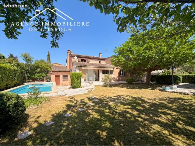 Propriété 6 pièces 165 m²