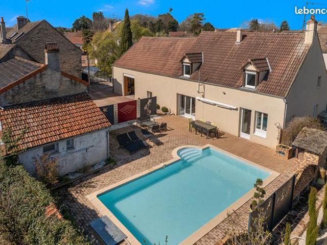 Propriété 6 pièces 165 m²