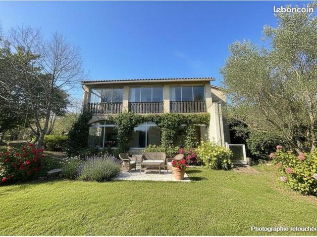 Propriété 6 pièces 165 m²