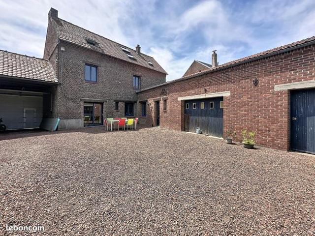 Propriété 6 pièces 165 m²