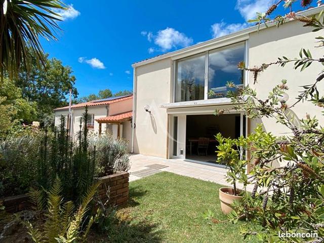 Propriété 6 pièces 165 m²