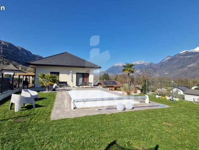 Propriété 6 pièces 165 m²