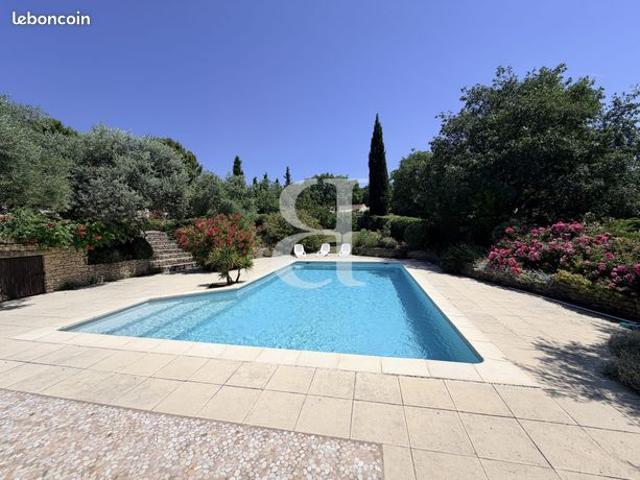Propriété 6 pièces 165 m²