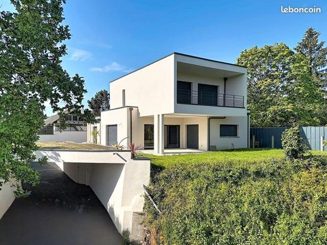 Propriété 6 pièces 165 m²