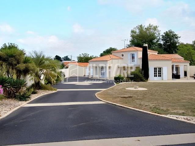 Propriété 6 pièces 165 m²
