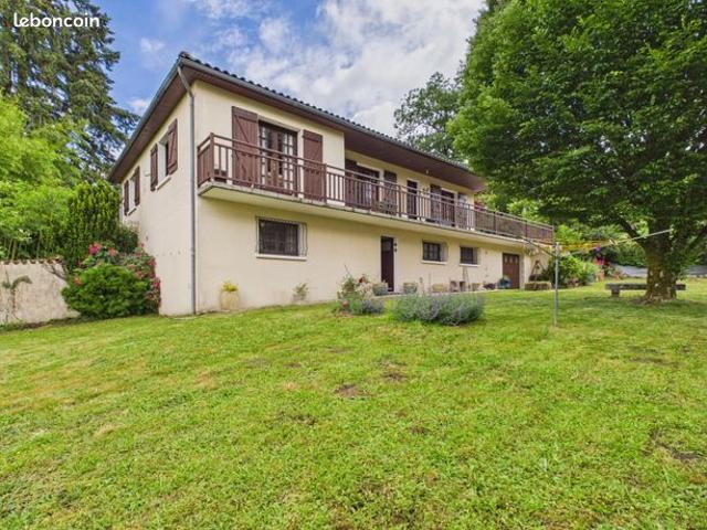 Propriété 6 pièces 166 m²