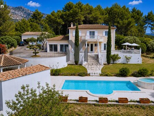 Propriété 6 pièces 166 m²
