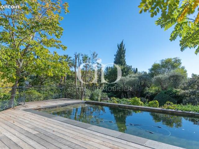 Propriété 6 pièces 166 m²