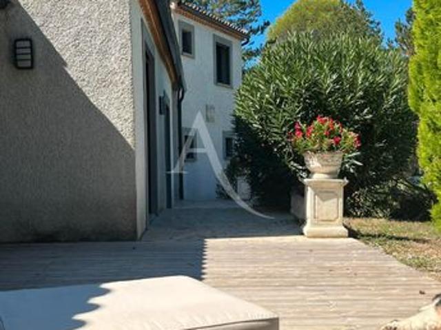 Propriété 6 pièces 166 m²