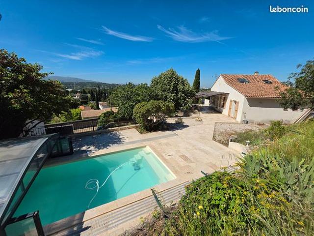 Propriété 6 pièces 166 m²