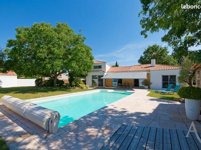 Propriété 6 pièces 166 m²