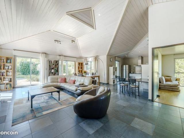 Propriété 6 pièces 167 m²