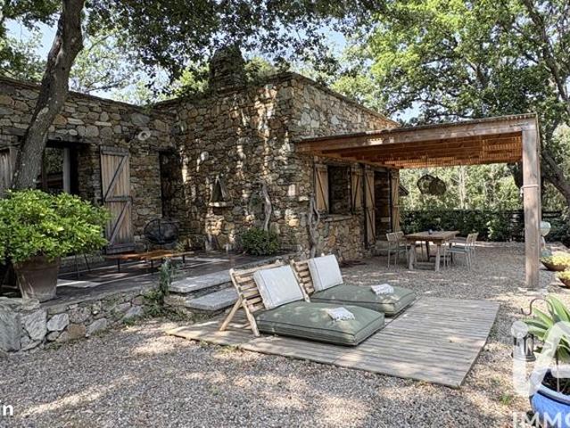 Propriété 6 pièces 168 m²