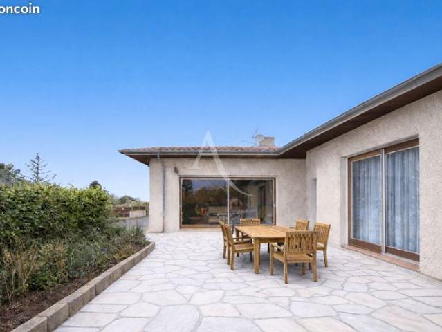 Propriété 6 pièces 168 m²