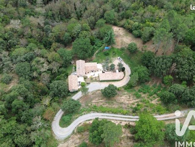 Propriété 6 pièces 168 m²