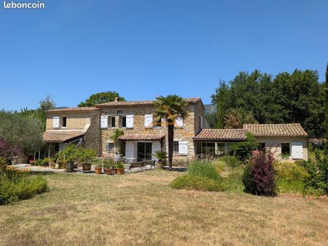Propriété 6 pièces 170 m²