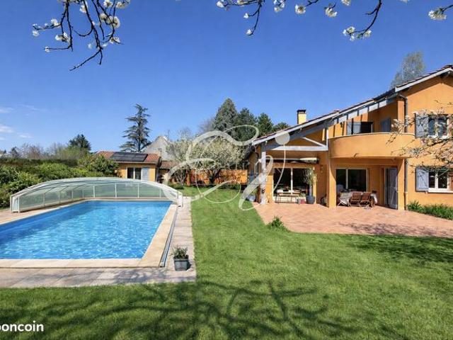Propriété 6 pièces 169 m²