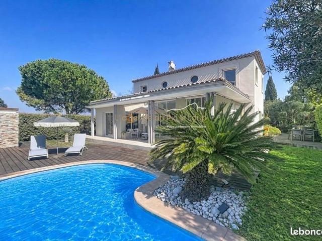 Propriété 6 pièces 169 m²