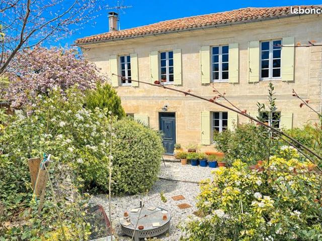Propriété 6 pièces 160 m²