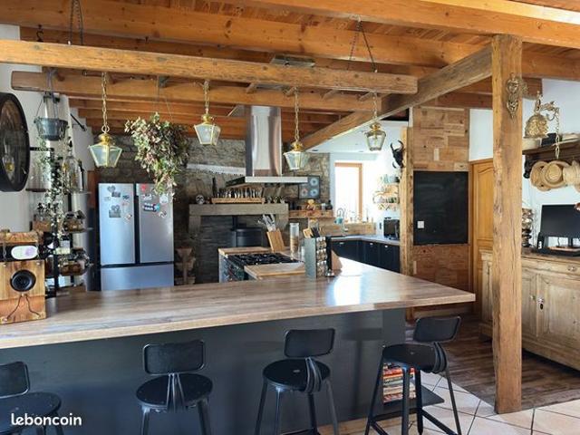 Propriété 6 pièces 160 m²