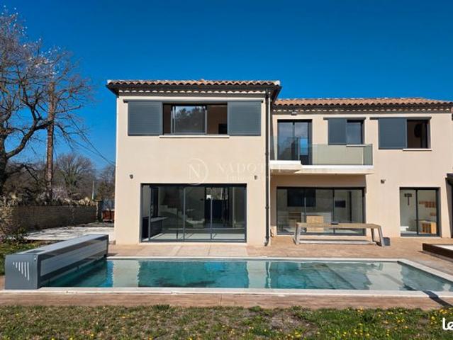 Propriété 6 pièces 160 m²